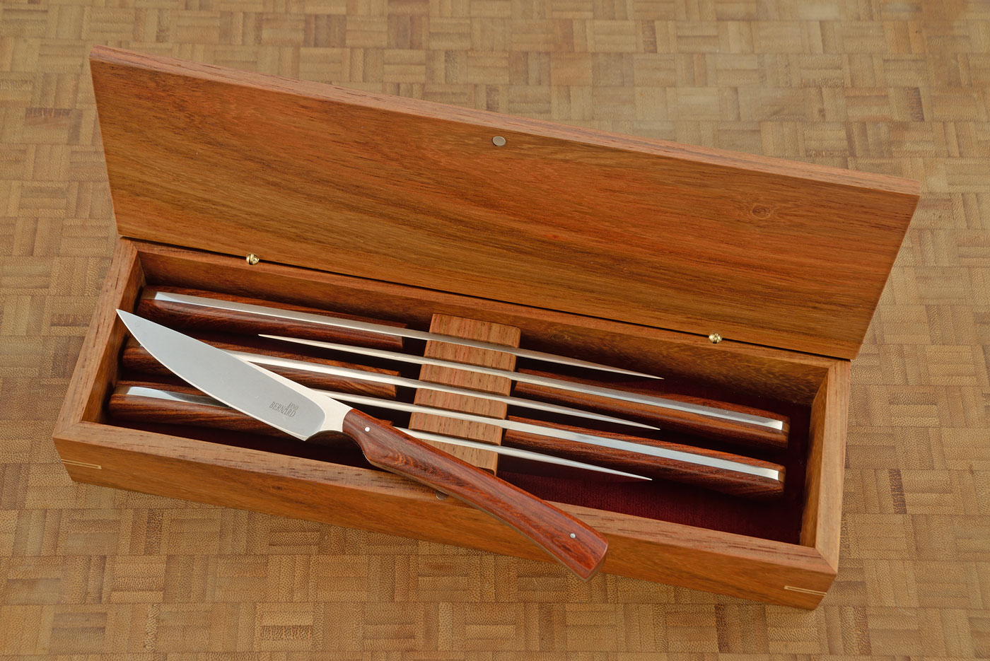 Steak Knife Set (6) with Snake Bean