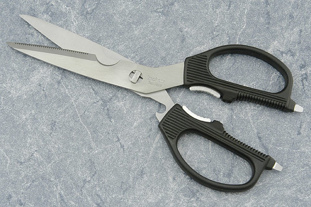 Kai Kitchen Shears with Bone Notch