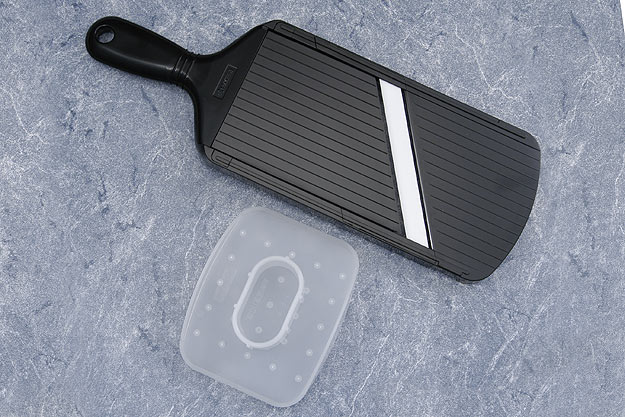 Kyocera Adjustable Ceramic Slicer (CSN-202-BK)
