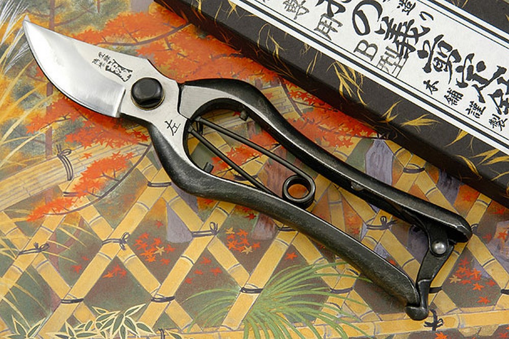 Epicurean Edge Japanese and European professional chefs knives